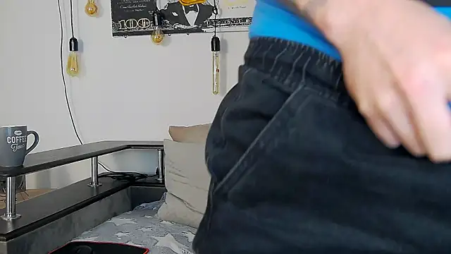 CarterCole online show from December 17, 2025, 2:56 pm