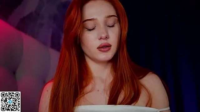 Snapshot of KleinGlif chatting on January 10, 2025, 12:04 pm KleinGlif online show from January 10, 2025, 12:04 pm