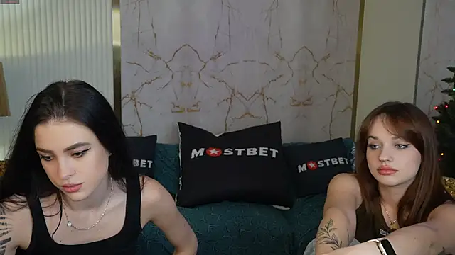 Brendi054 online show from December 15, 2024, 2:37 pm