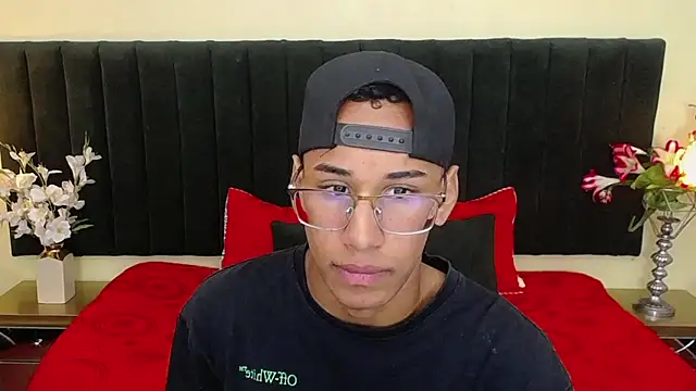 soft attraction online show from December 6, 2024, 2:49 pm