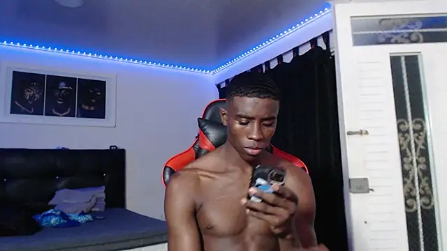 Snapshot of Couplex_sexx chatting on March 5, 2026, 4:30 am Couplex sexx online show from March 5, 2026, 4:30 am