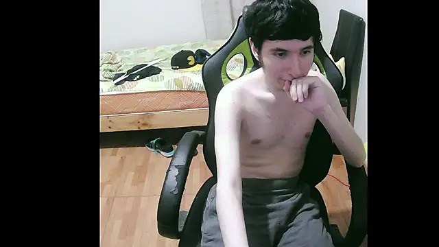 Snapshot of Twink_martinboy chatting on February 11, 2025, 11:33 pm Twink martinboy online show from February 11, 2025, 11:33 pm