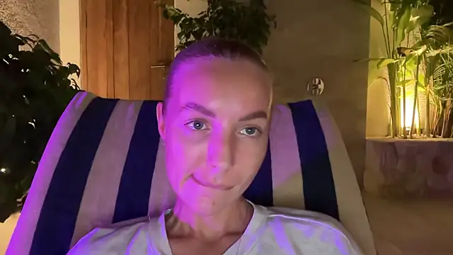 aestetick online show from November 22, 2025, 12:48 pm