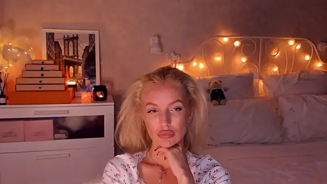 aestetick online show from January 5, 2026, 5:27 pm