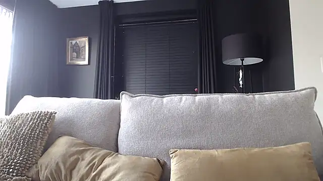 godinflower online show from February 19, 2025, 9:17 am