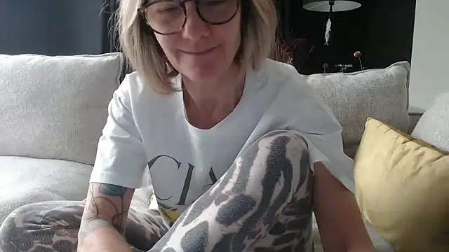 godinflower online show from September 17, 2025, 8:27 am