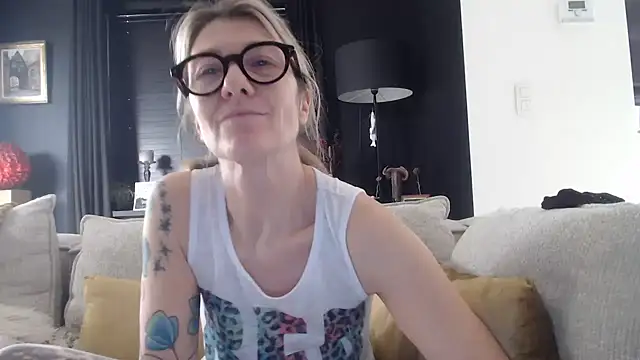 godinflower online show from March 6, 2026, 12:45 pm