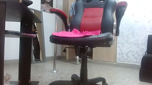 PaulinaRubio  online show from February 15, 2025, 7:17 pm