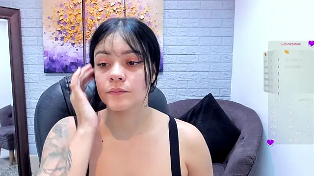 StefyGil  online show from May 26, 2026, 12:01 pm