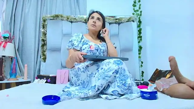  Marcela   online show from December 22, 2025, 12:46 pm