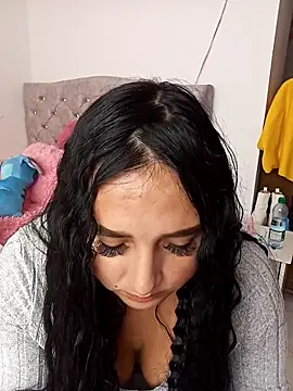 Snapshot of Juanamd1 chatting on December 19, 2025, 2:35 pm Juanamd1 online show from December 19, 2025, 2:35 pm