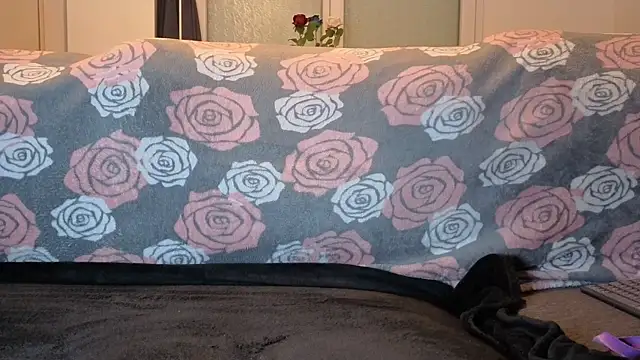 Lunadelisla online show from March 27, 2026, 8:41 pm