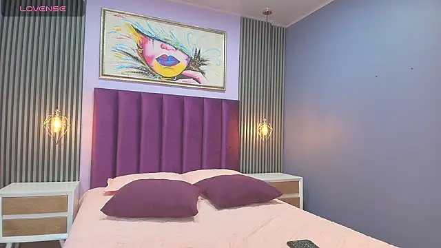 Nahiajhonson  online show from September 29, 2025, 1:05 pm