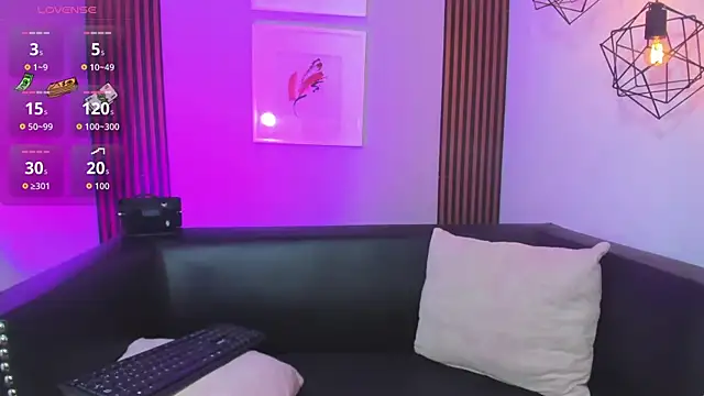 Nahiajhonson  online show from March 7, 2026, 12:13 pm