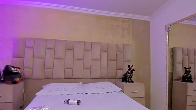 EmmaTorres  online show from January 29, 2025, 8:14 pm