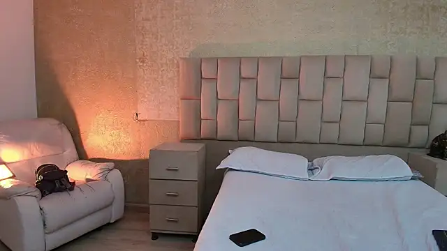 EmmaTorres  online show from March 21, 2025, 8:40 pm