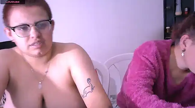 Snapshot of tatsumi_nao chatting on December 6, 2024, 4:14 am tatsumi nao online show from December 6, 2024, 4:14 am