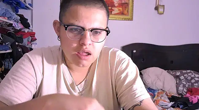 Snapshot of tatsumi_nao chatting on February 14, 2025, 1:18 pm tatsumi nao online show from February 14, 2025, 1:18 pm