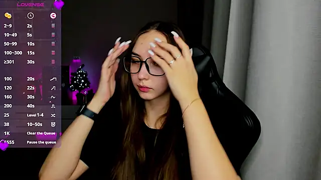 Sm0ly online show from December 7, 2024, 2:09 am