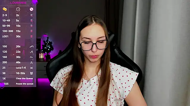 Sm0ly online show from January 8, 2025, 1:32 am