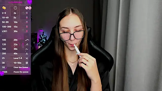 Sm0ly online show from January 11, 2025, 1:48 am