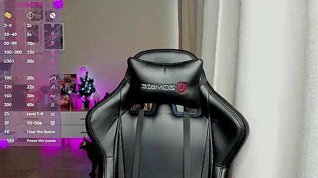 Sm0ly online show from February 12, 2025, 5:26 am