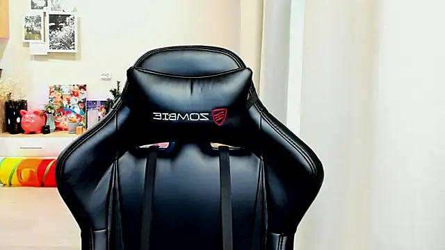 Sm0ly online show from October 3, 2025, 2:08 am