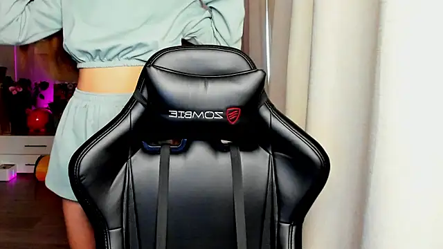 Sm0ly online show from October 16, 2025, 4:02 am