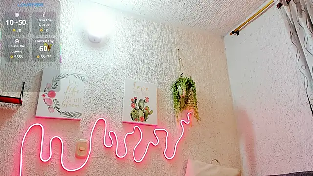 samanthaeliott22 online show from October 23, 2025, 1:49 am