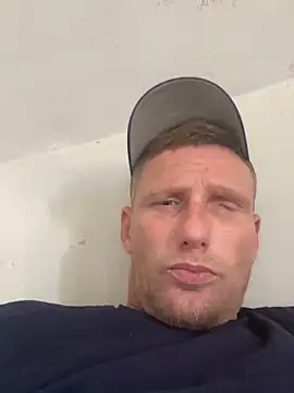 aaronmc311840 online show from September 18, 2025, 3:58 pm