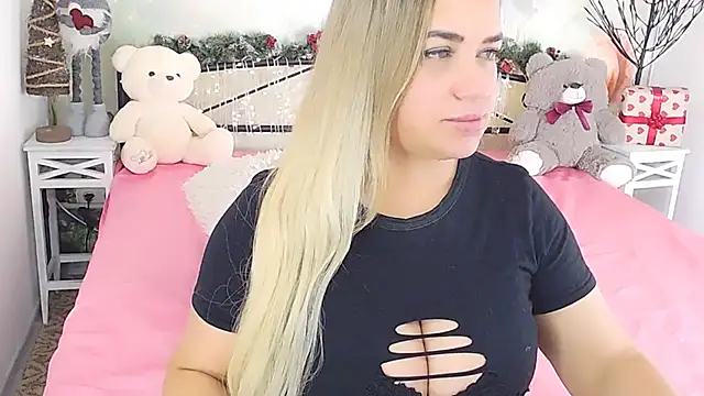 Snapshot of MilenaMiler_X chatting on January 4, 2025, 5:27 am MilenaMiler X online show from January 4, 2025, 5:27 am