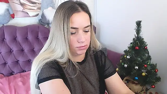 Snapshot of MilenaMiler_X chatting on January 6, 2025, 2:47 pm MilenaMiler X online show from January 6, 2025, 2:47 pm