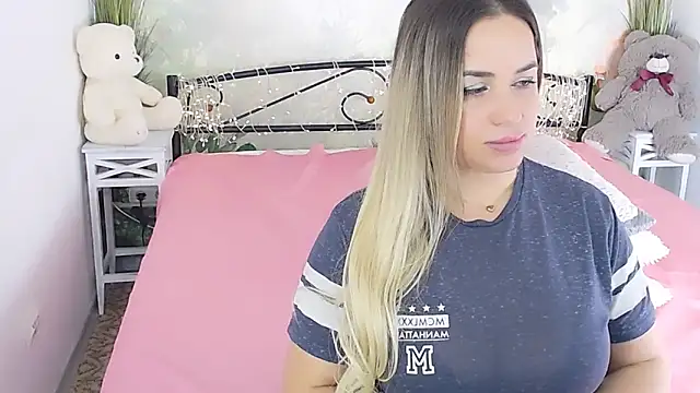 Snapshot of MilenaMiler_X chatting on March 21, 2025, 10:39 pm MilenaMiler X online show from March 21, 2025, 10:39 pm