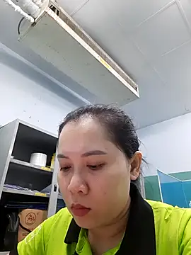 Benlla2802 online show from December 6, 2024, 9:02 pm