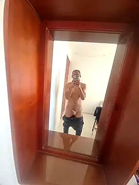 Snapshot of Juan2323hot chatting on September 25, 2025, 3:16 pm Juan2323hot online show from September 25, 2025, 3:16 pm