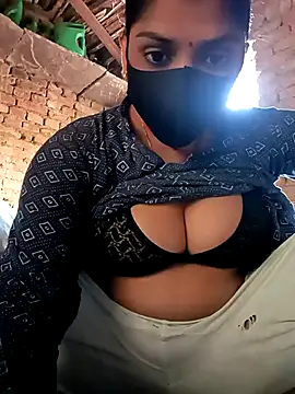 Snapshot of haymona chatting on December 4, 2025, 6:44 am haymona online show from December 4, 2025, 6:44 am