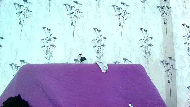 Mia candy 0 online show from February 21, 2025, 3:10 pm