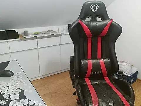 prezydentcam online show from December 1, 2025, 12:21 pm