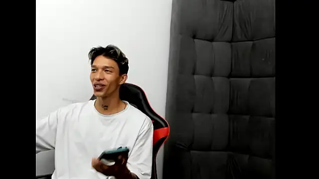 TommyGun 22 online show from February 11, 2026, 1:32 am