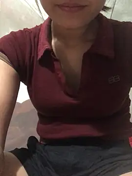 Cute lady99 online show from November 18, 2025, 7:46 am