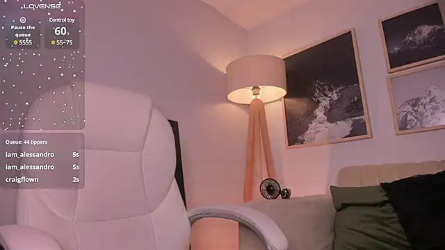 lara madisson online show from March 9, 2025, 8:29 am