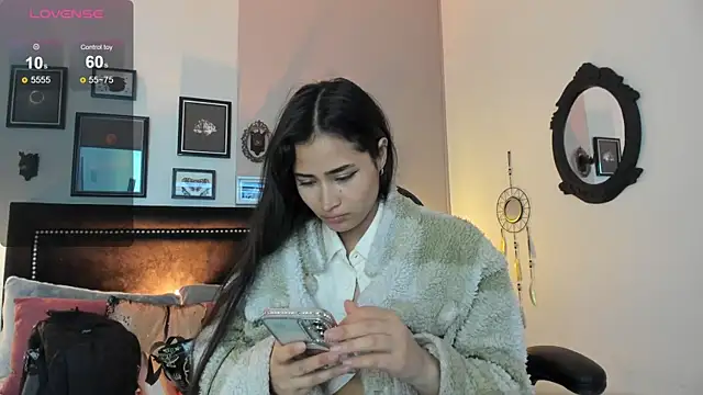 lara madisson online show from September 12, 2025, 12:11 am