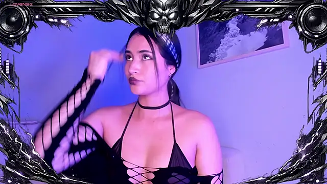 lara madisson online show from May 18, 2026, 8:09 am