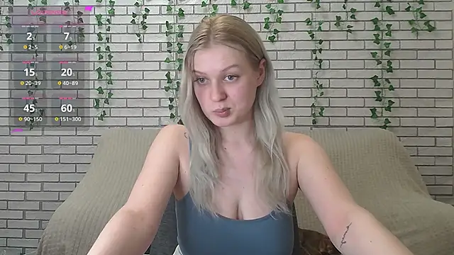 Snapshot of EmiliaDuchess chatting on January 27, 2025, 11:54 am EmiliaDuchess online show from January 27, 2025, 11:54 am