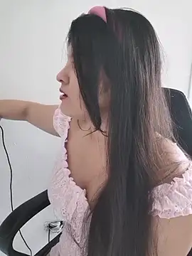 lilpervertgirl online show from April 4, 2026, 8:17 pm