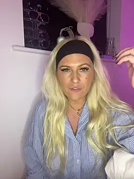 Arabellalee23 online show from January 7, 2025, 11:14 pm