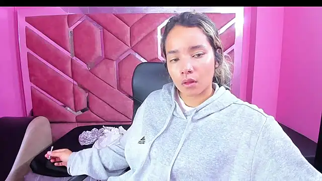 Olivia Fox69 online show from February 11, 2025, 3:40 am