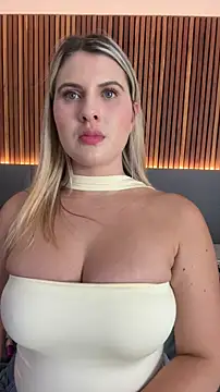 EmiilyAdams  online show from February 13, 2026, 10:06 pm