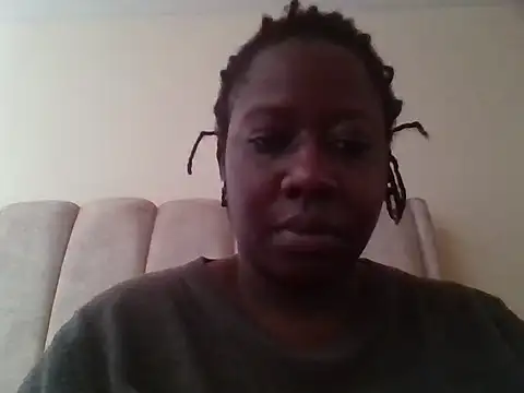 Snapshot of pretty_bums chatting on February 17, 2026, 7:38 am pretty bums online show from February 17, 2026, 7:38 am