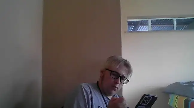 bisexualboy05 online show from March 12, 2025, 2:34 pm